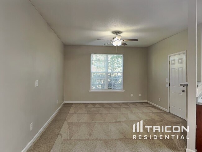 Building Photo - 312 Commons Dr