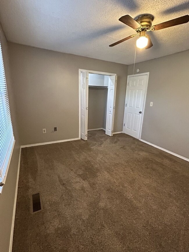 Building Photo - PRE-LEASING!! AVAILABLE JUNE 10TH!!- 2 Bedroom/ 1 Bathroom Duplex