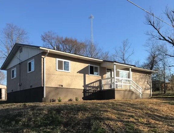 Foto principal - 210 N Elm St