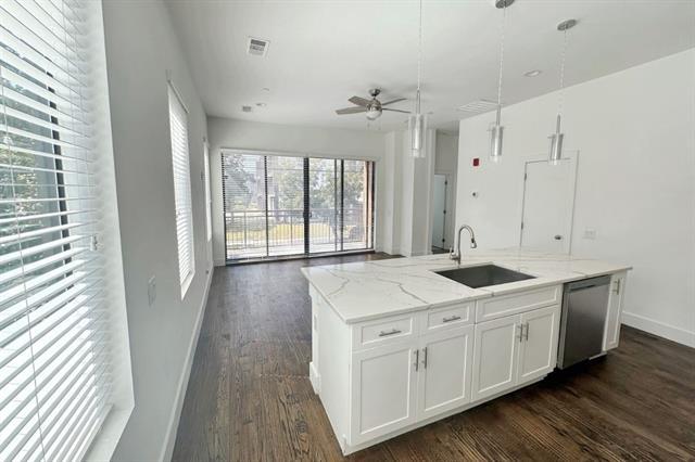 Foto del edificio - 1931 N Prairie Ave