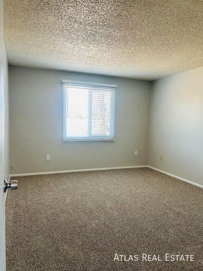 Foto del edificio - 3849 E Ludlow Dr