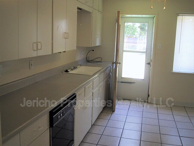 Foto del edificio - 3750 Marshall St