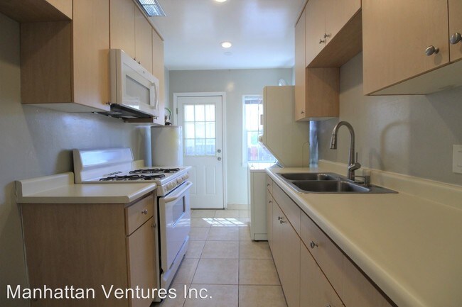 Building Photo - 641 W Glenoaks Blvd