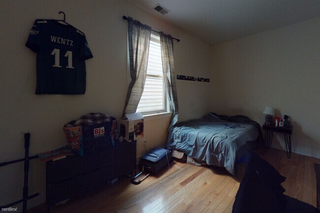 Foto del edificio - 4 br, 2 bath Duplex - 1915 N 18TH ST Unit B