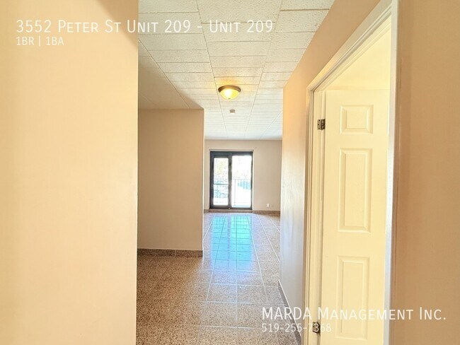 Photo du bâtiment - COZY 1 BED/1BATH APT W/ BALCONY - WESTEND! INCLUSIVE!