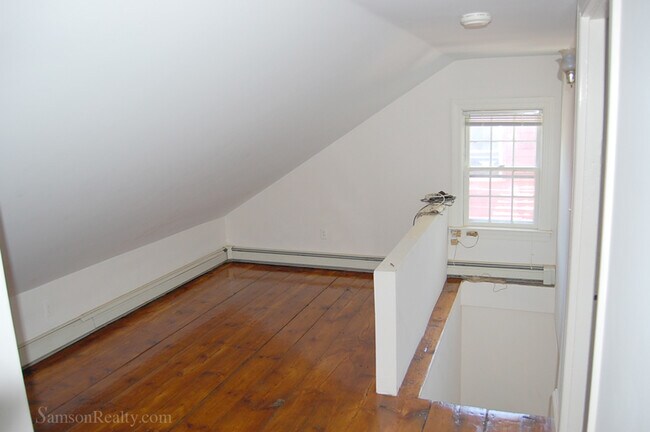 Building Photo - 123 Brook St