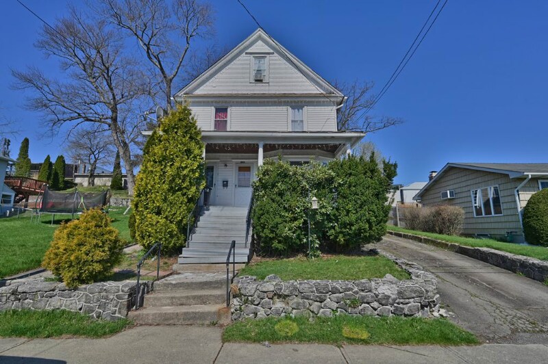 Primary Photo - 1025 RIDGE St