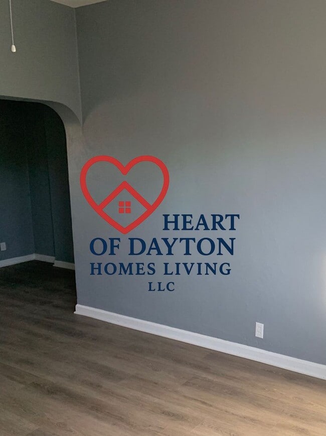 Building Photo - 1732 E 3rd St