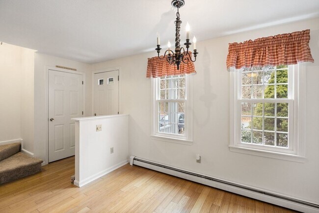 Building Photo - 111 Twin Lakes Dr