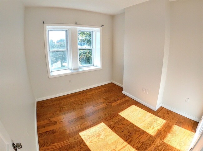 Foto del edificio - 608 Shawmut Ave