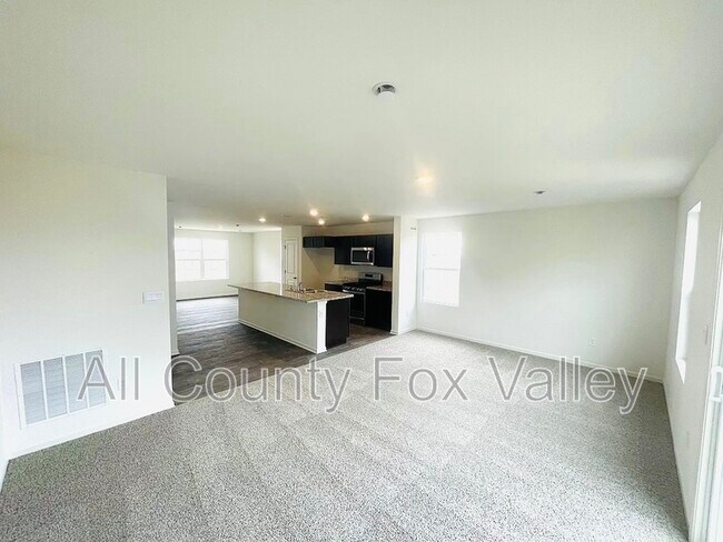Building Photo - 858 Briar Gln Ct