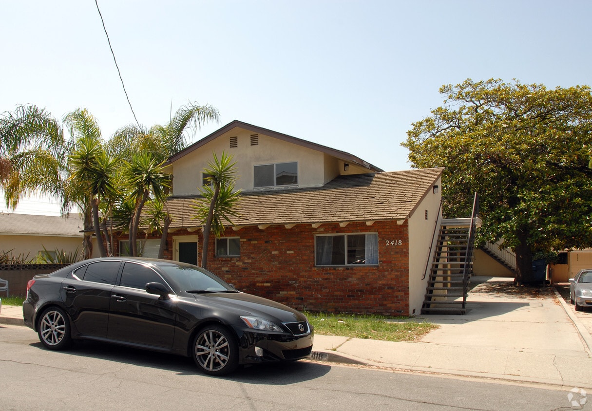 Building Photo - 2418 Vanderbilt Ln