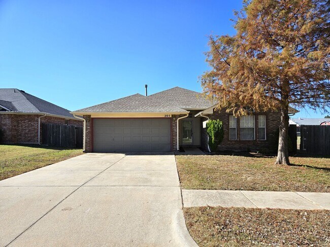 Building Photo - 205 N Eastgate Dr