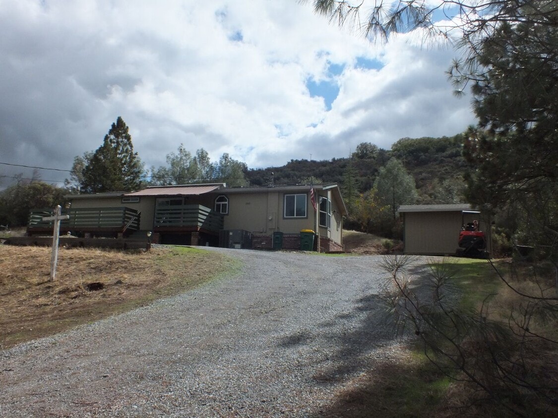 Primary Photo - Rescue Retreat 1700 sf 2/2 with workshop