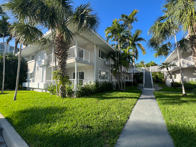 Foto principal - 1175 98th St