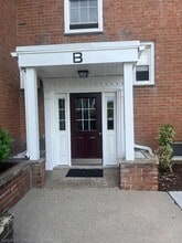 Building Photo - 565 Grove St