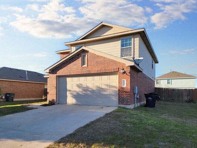 Building Photo - Beautiful 3BR/2BA Home | Washer & Dryer Included | Walk-In Closet & Big Backya