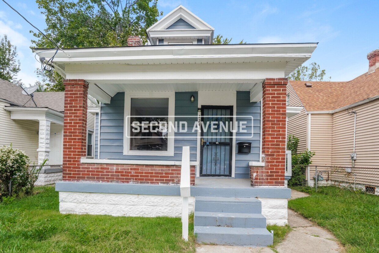 Primary Photo - 2243 Date ST