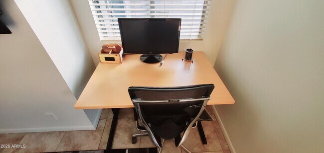 Foto del edificio - 4354 N 82nd St