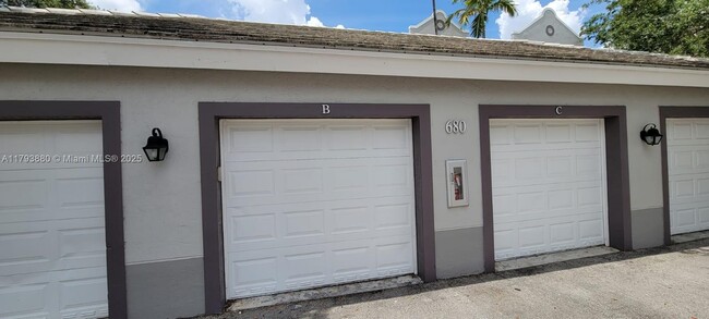 Building Photo - 677 SW 111th Ave