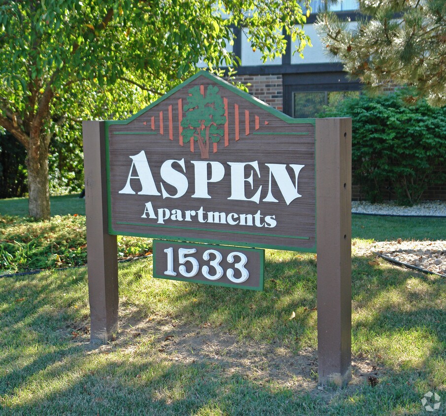 Building Photo - 1533 Green Bay Rd