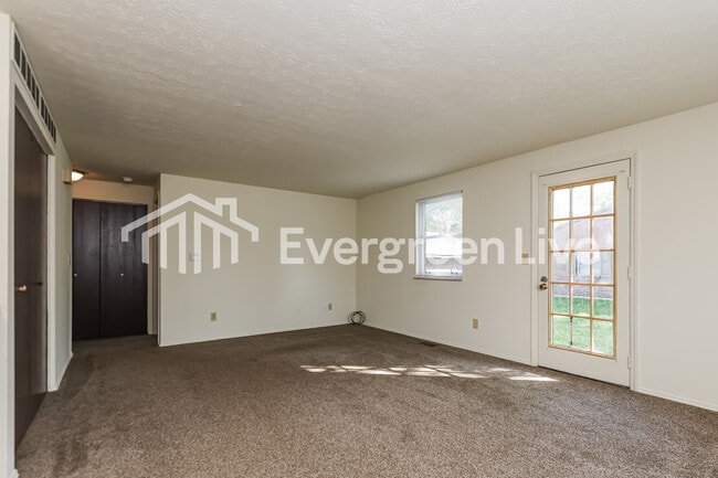 Building Photo - 8197 Mount Washington Dr