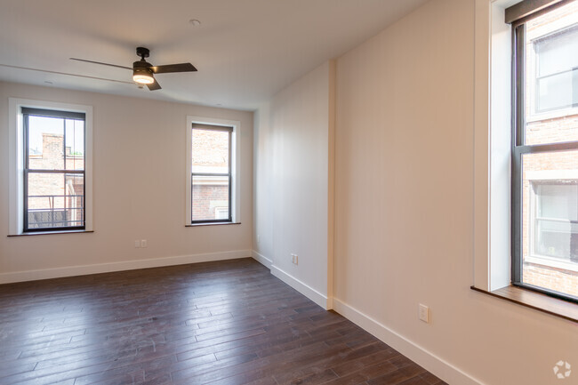 2BR, 1BA - 949 SF - Columbia Flats