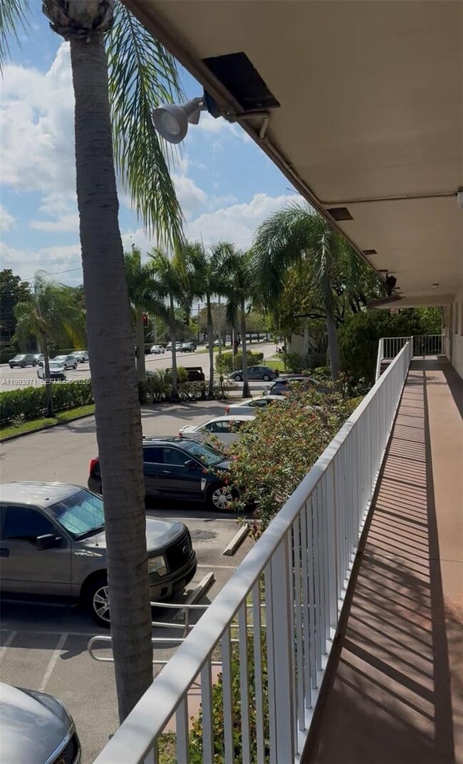 Foto del edificio - 7605 W Atlantic Blvd
