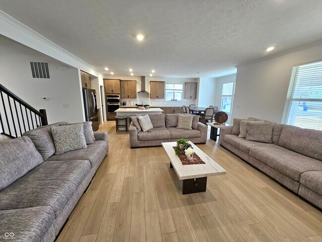 Building Photo - 15445 Hurst Rd