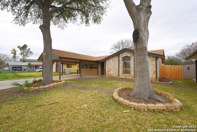 Building Photo - 713 Marilyn Dr