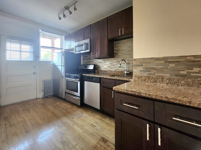 Foto del edificio - 4817 N Springfield Ave