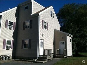 Building Photo - 713 Somerset Ave