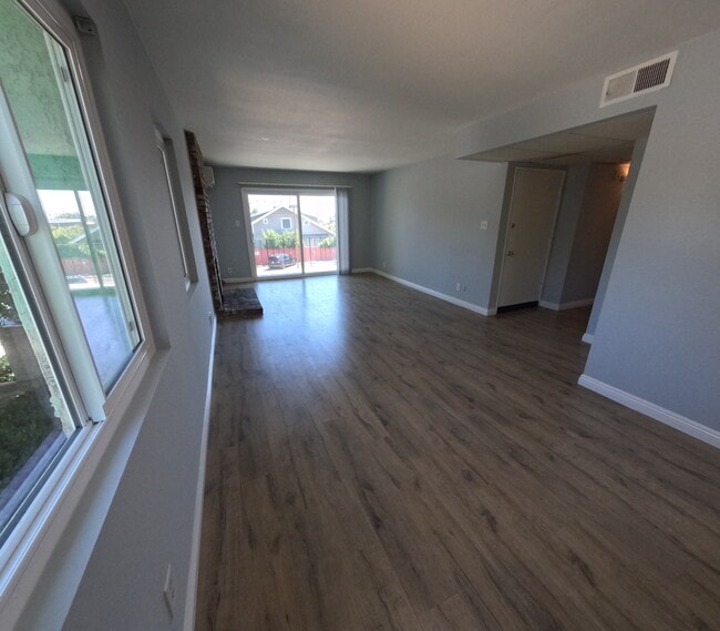 Building Photo - 809 Brent Ave