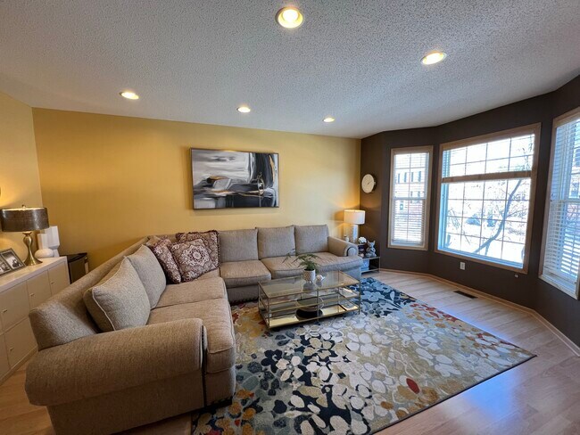 Sala de estar - 1766 Grove Dr