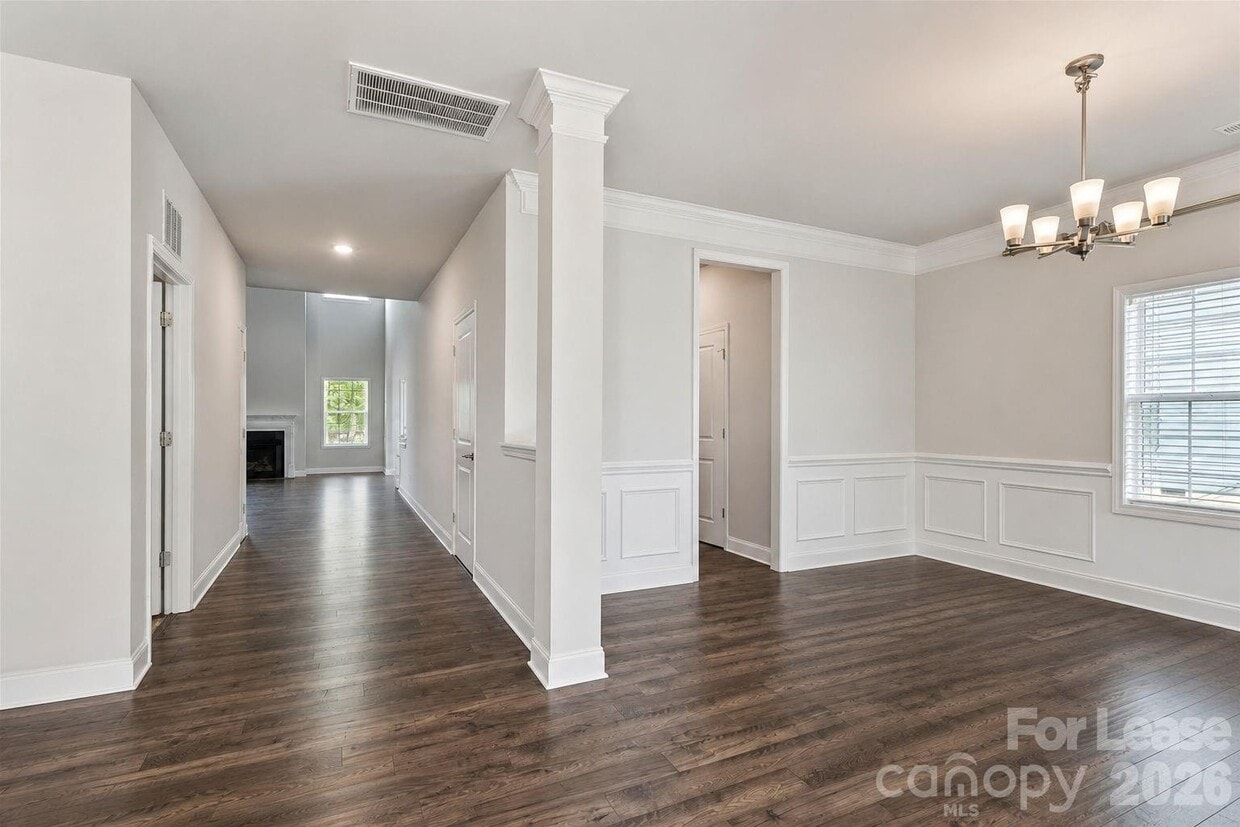 Building Photo - 11732 Glenwood Dr