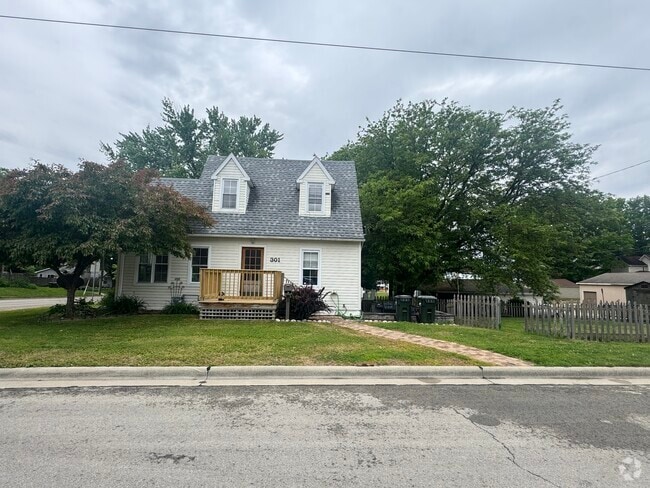 Building Photo - 301 19th Ave