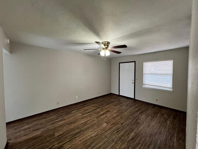 Foto del edificio - 752 W Forest Dr