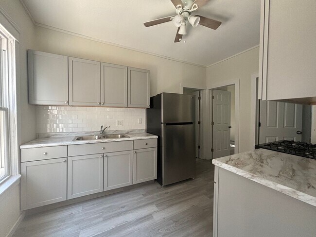 Building Photo - 98th,W.2044