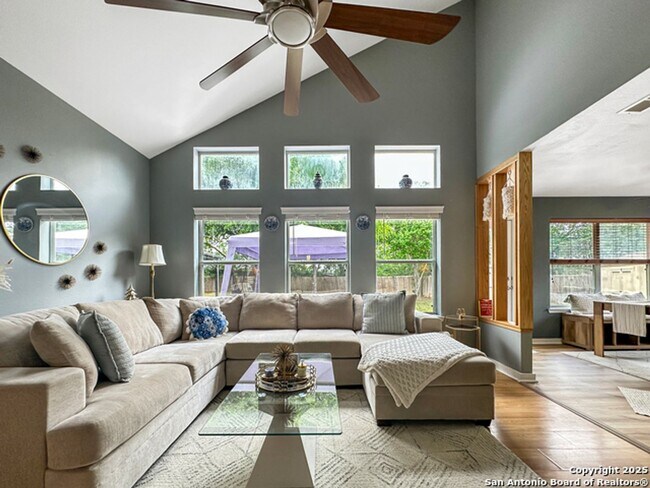 Building Photo - A beautifully remodeled 3-bedroom 2.5-bath...