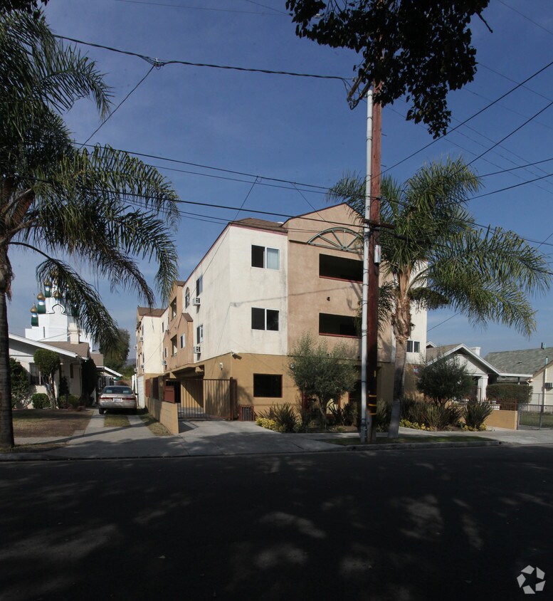Primary Photo - 5421 La Mirada Ave