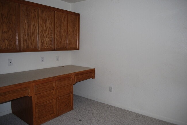Building Photo - 906 Crymes A