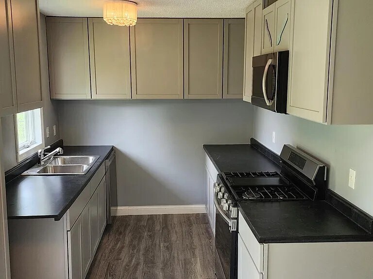 Foto principal - 6695 Upper 167th St W