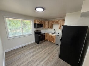 Building Photo - 1168 E 600 S