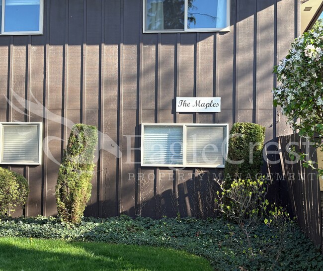 Foto del edificio - Convenient 3 Bedroom 2 Bathroom Condo Living With POOL Access