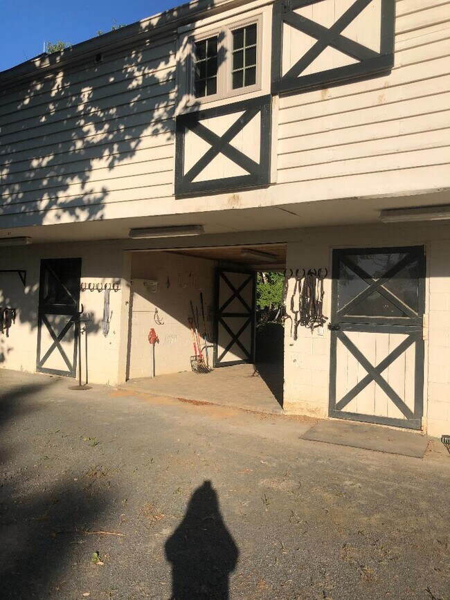 entrance - 35633 Snickersville Tpke