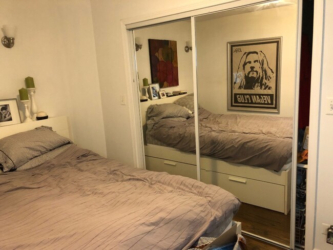 Building Photo - 1348 N Cleaver St