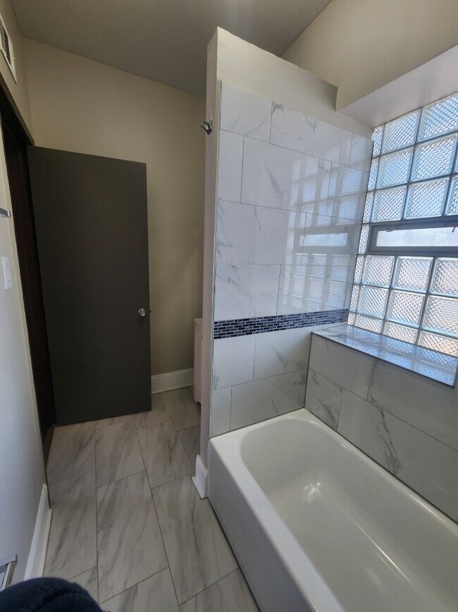 Foto del edificio - 3538 W Jackson Blvd