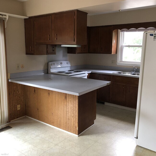 Building Photo - 6 br, 3 bath House - 527 Virginia Ave