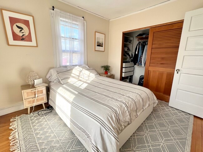 Building Photo - 34 Ash St