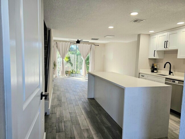 Foto del edificio - 1102 Jeffery St